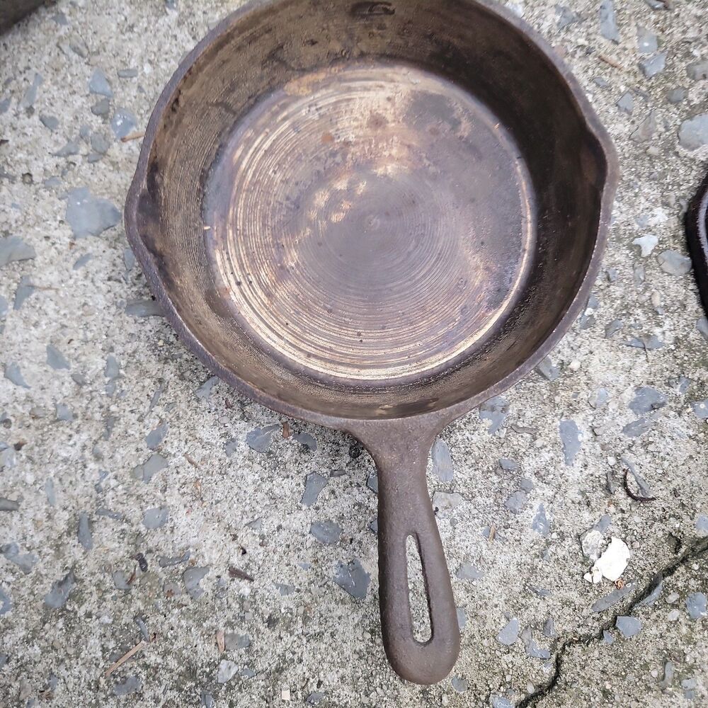 Cast Iron Skillet 6.5 Inches Unbranded Black Cooking Decorative Collectible Nice
